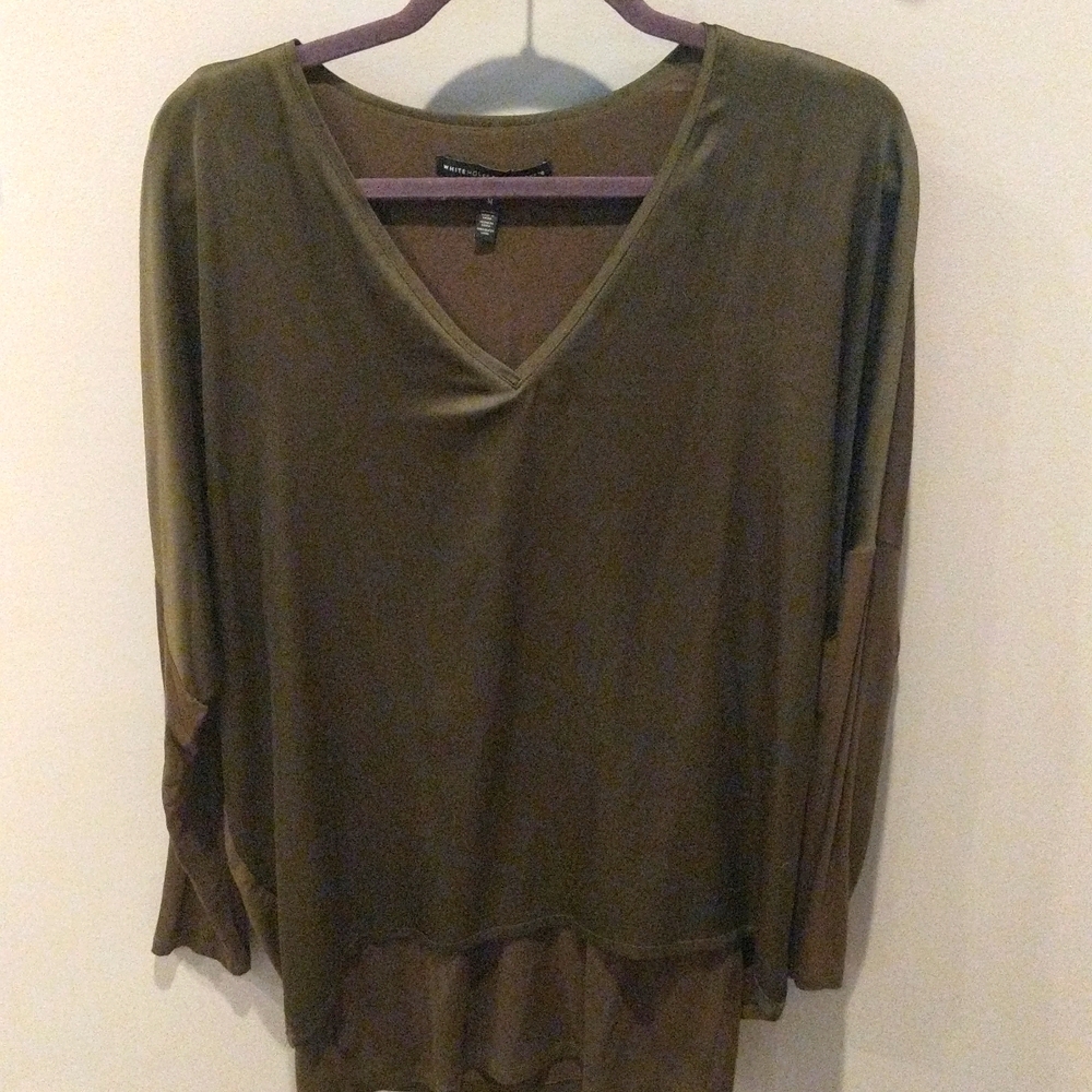 White House Black market long v-neck top size medium.